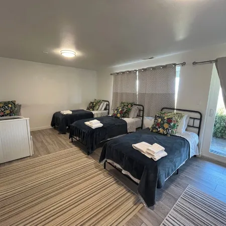Sunrise Camano View Retreat: HotTub, Grill, Games, Pet & Family-Friendly!