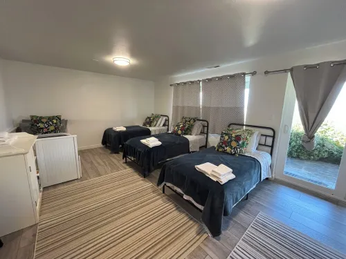 Sunrise Camano View Retreat: HotTub, Grill, Games, Pet & Family-Friendly! - 4-stjärniga