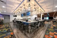 Service Plus Inns and Suites - parking
