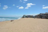 Lighthouse View Oceanfront Lodging - Beach