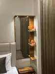 Luxury Stay for Solo Couple Triple Near Pari Chowk Expo Mart for up 4 guests - อพาร์ทเม้นท์