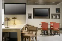 Holiday Inn Express & Suites BAY CITY by IHG - Pysäköinti