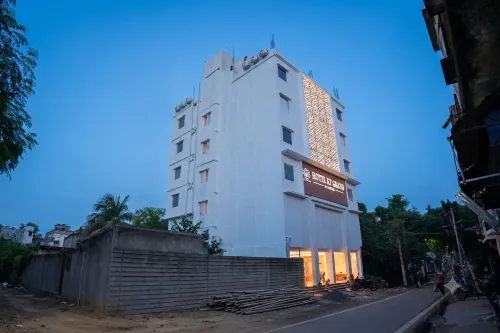 Hotel KT Grand By Basotel - 2-Star