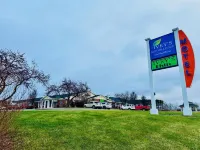 Ivey's Motor Lodge - parking