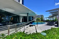 โรงแรมคอร์ทยาร์ด น้ำตกซิตี้ - ที่มีสระว่ายน้ำ