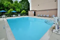 Hampton Inn Raleigh/Durham-Airport - Pools