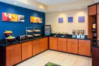 Fairfield Inn Middletown Monroe - parking