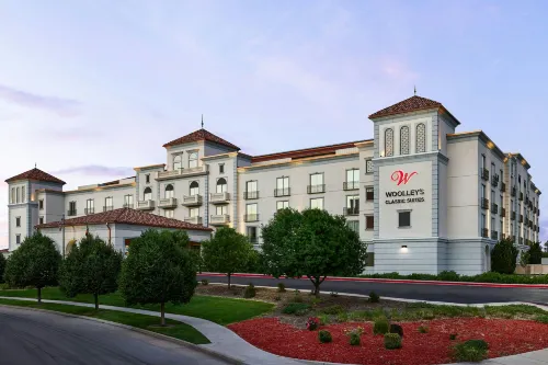 Woolley's Classic Suites Denver Airport - Bữa sáng