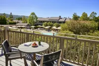 Rosewood Sand Hill - Mountain view
