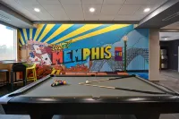 Tru by Hilton West Memphis - parking