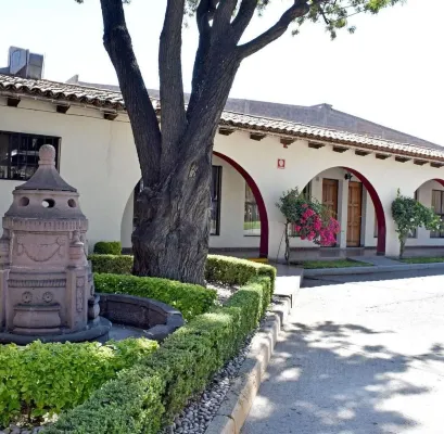 Hotel Sand's San Luis Potosí - Bãi đậu xe