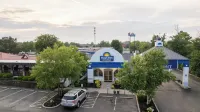 Baymont by Wyndham Lexington - parking