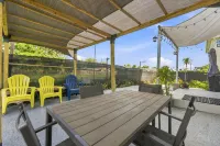 Near Madeira Beach - Sleeps 10 Games Fire Pit - 3-Star