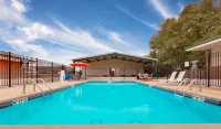 Super 8 by Wyndham Siloam Springs - motel