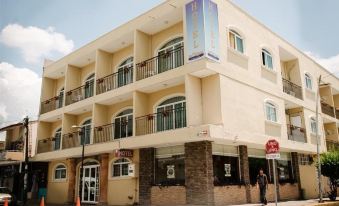 Hotel San Miguel, en El Centro - Desayuno Gratis