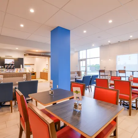 Holiday Inn Express DONALDSONVILLE by IHG