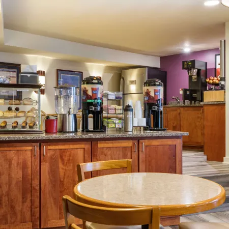 Econo Lodge Cherokee Near River Park