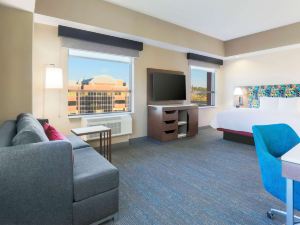 Hampton Inn & Suites Pittsburgh-Downtown