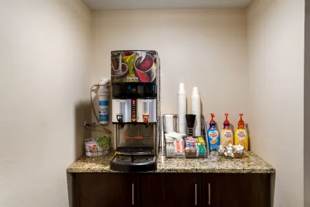 Red Roof Inn Richmond, IN Отели рядом с достопримечательностью «Two Sisters Books & More»