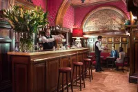 Grand Hotel Plaza - 5-Star