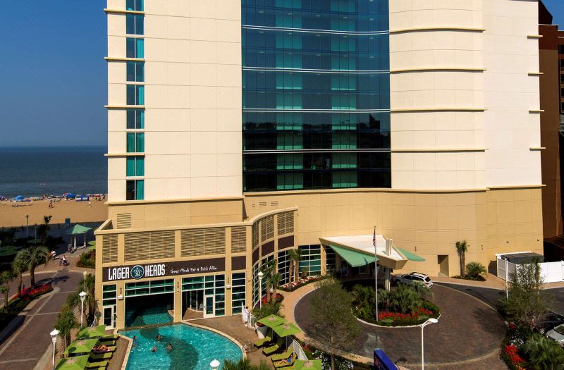 Hilton Garden Inn Virginia Beach Oceanfront photo 2