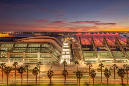 Hilton San Diego Gaslamp Quarter Отели рядом с достопримечательностью «Ботаникал Билдинг»