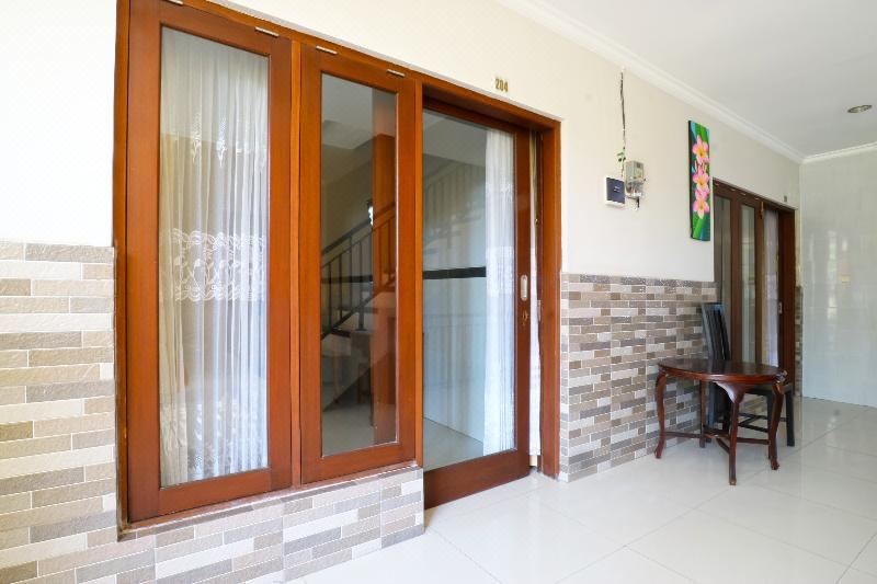 레나 세가라 하우스