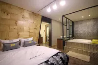 Ohho Hotel - parking