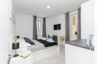 Apartments and Rooms Adriatic Suites Hotel a Lozovac
