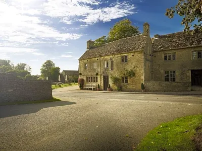 The Masons Arms Hotels in Coln Saint Aldwyns