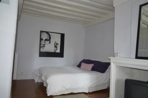 Maison l'Amerique Welcome You to One of Their Rooms. Dogs Are Also Welcomed