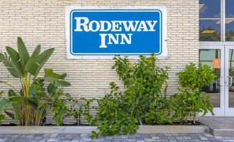 Rodeway Inn Near Hollywood Beach