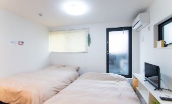 Base Hanegi Apartment