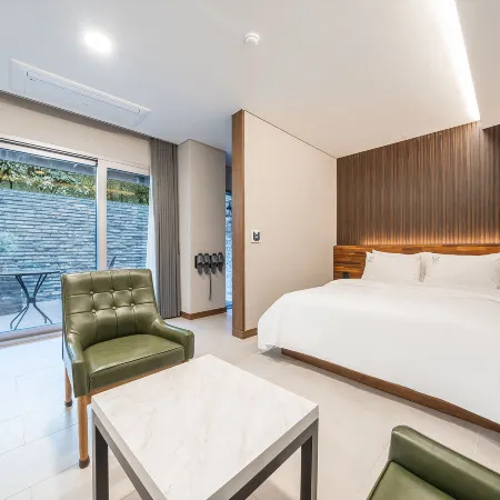 Namyangju Zenith Hotel & Unintel Отели рядом с достопримечательностью «Музей Моран»