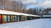 Adirondack Lodge Old Forge Hotel dekat Enchanted Forest Water Safari