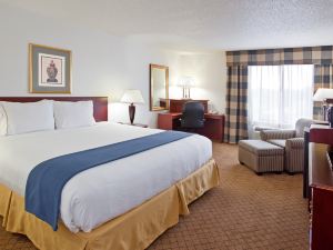 Holiday Inn Express & Suites Alliance