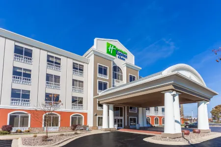 Holiday Inn Express & Suites Rockford-Loves Park