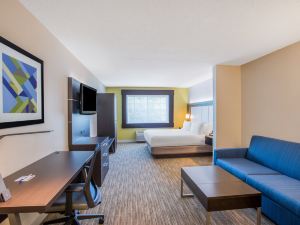 Holiday Inn Express & Suites Boston - Marlboro