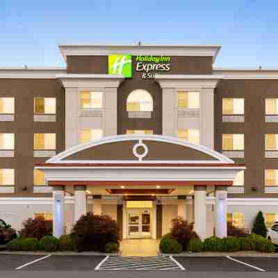 Holiday Inn Express & Suites KLAMATH FALLS CENTRAL by IHG Hotel Exterior