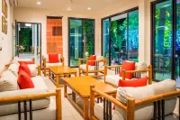 The River Resort - bar