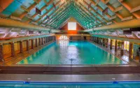 Fairmont Hot Springs Resort - Pool