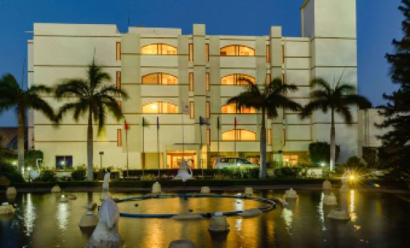 Quality Inn Palms - Housity