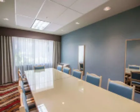 Comfort Hotel Vancouver Airport Hotels in Richmond