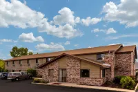 Super 8 by Wyndham Hartford WI Hotels in West Bend