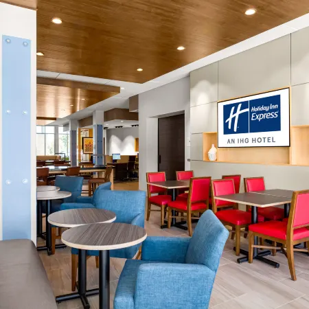 Holiday Inn Express & Suites SANFORD- LAKE MARY by IHG