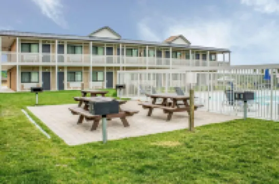 Quality Inn Hotels in Guernsey County