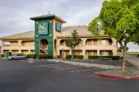 Quality Inn & Suites Lathrop Hotels in Manteca