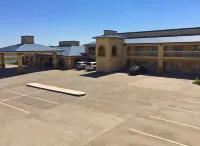 Americas Best Value Inn Bishop/Kingsville - Parkering