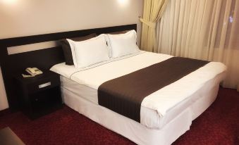 Grand Park Hotel - Housity