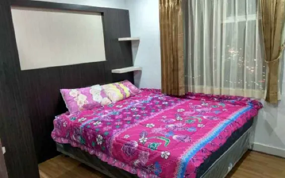 Diajeng Room Near Ipdn